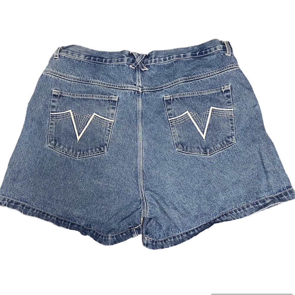 Women’s denim shorts embroidered back pocket plus size 24